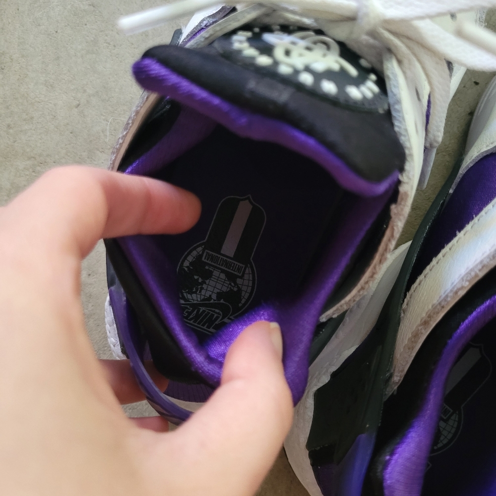 Nike Women's Purple Air Huarache - Picture 6 of 10